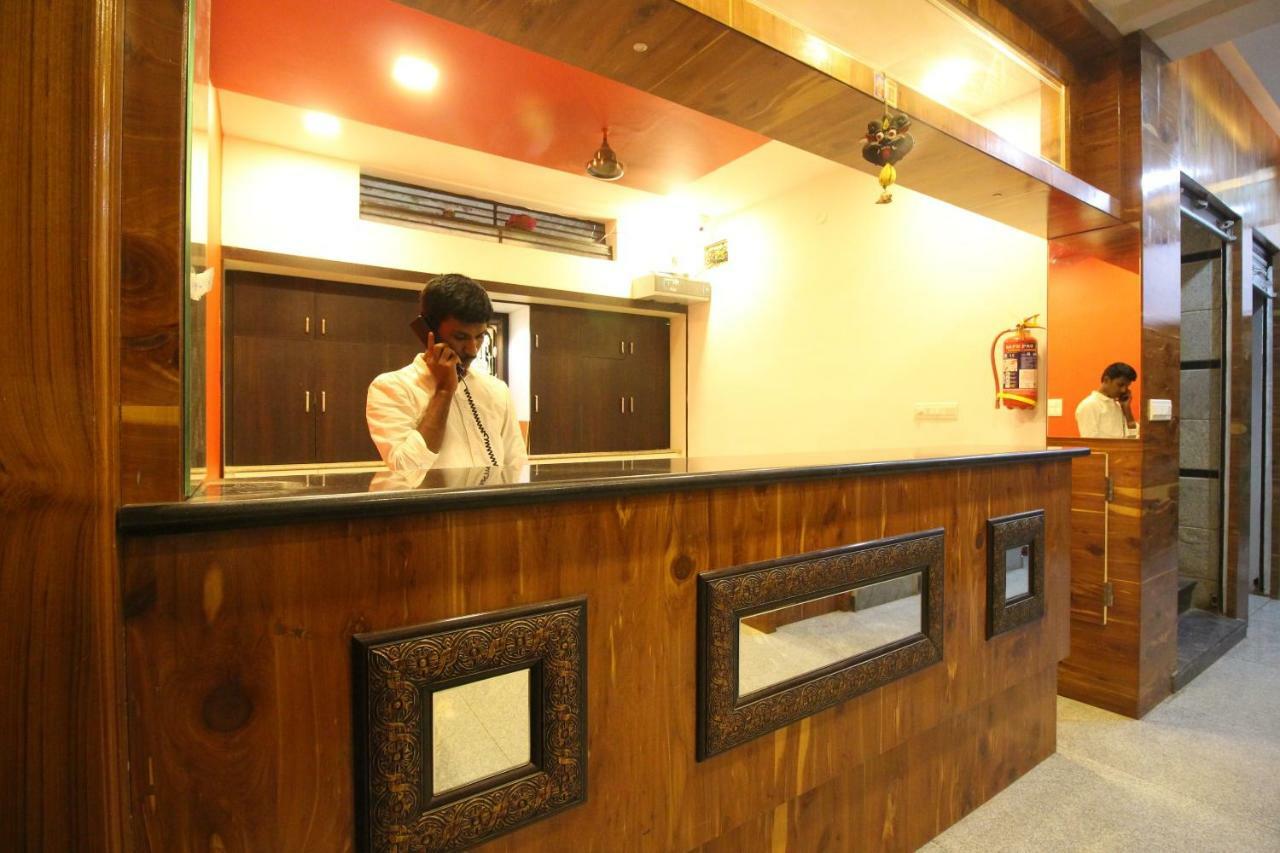 Oyo Flagship 30734 Jeevan Lodge Shivamogga Zewnętrze zdjęcie