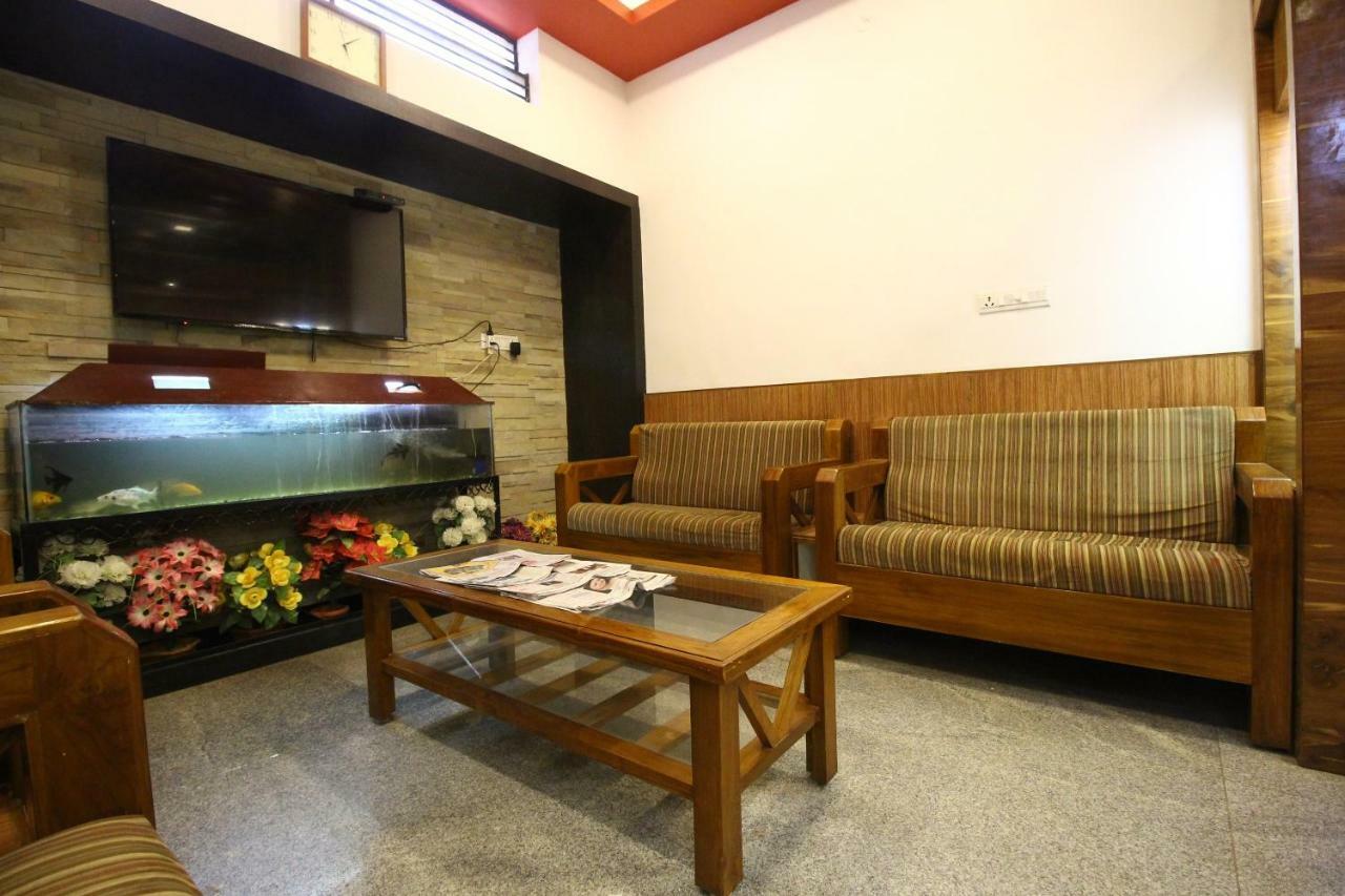 Oyo Flagship 30734 Jeevan Lodge Shivamogga Zewnętrze zdjęcie